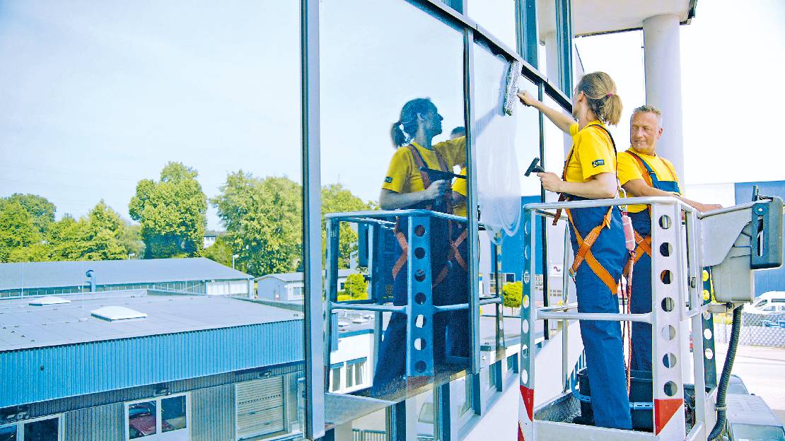 Glas- und Gebäudereiniger (m/w/d) mit Führerschein in Köln